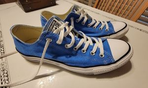 Converse size 11 EXCELLENT CONDITION , low tops , lightly worn, VGC Blue